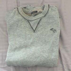 Abercrombie & Fitch Light Gray Crewneck Sweater